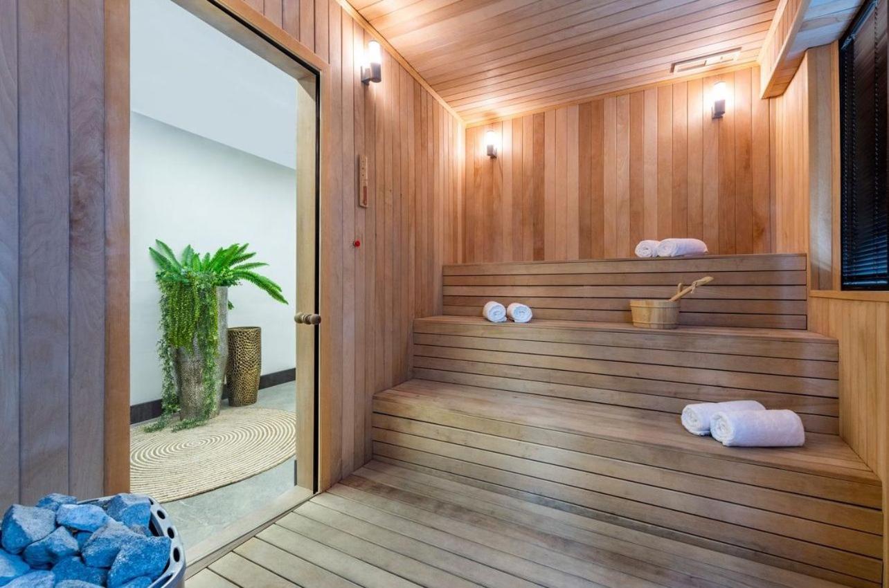 Nova Luxe Hotel & Residences バトゥーミ エクステリア 写真