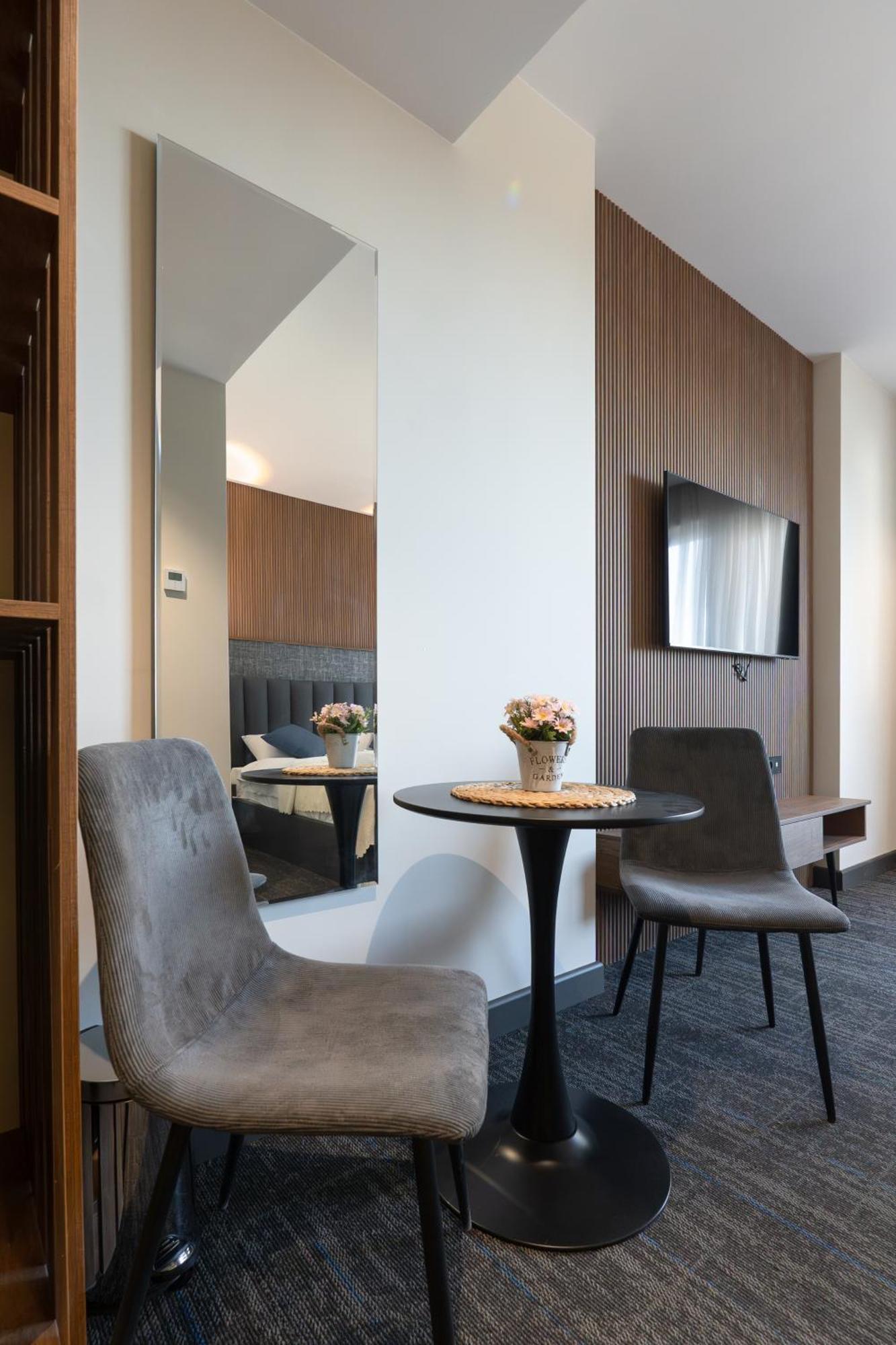Nova Luxe Hotel & Residences バトゥーミ エクステリア 写真