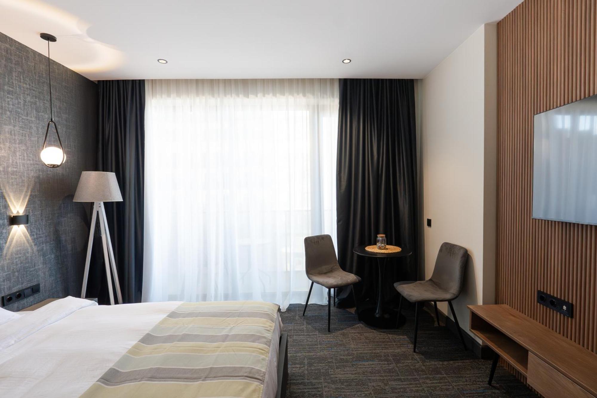 Nova Luxe Hotel & Residences バトゥーミ エクステリア 写真