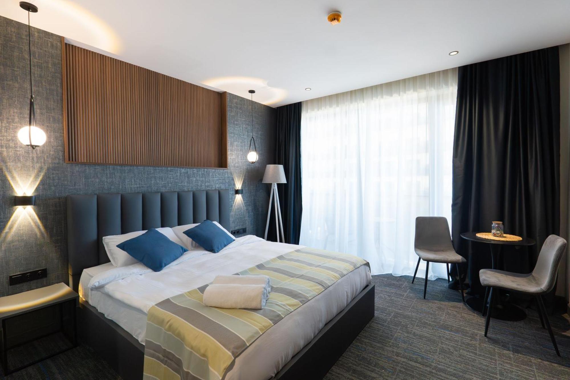 Nova Luxe Hotel & Residences バトゥーミ エクステリア 写真
