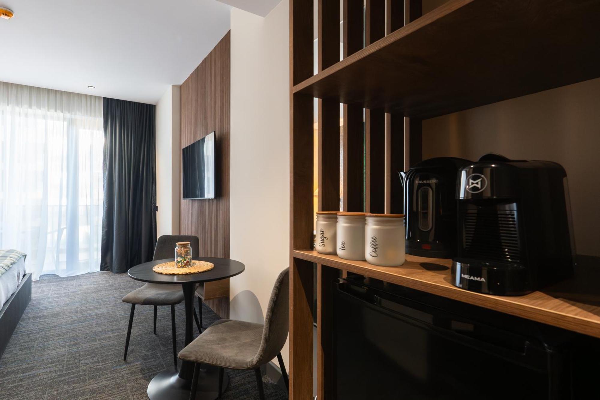 Nova Luxe Hotel & Residences バトゥーミ エクステリア 写真