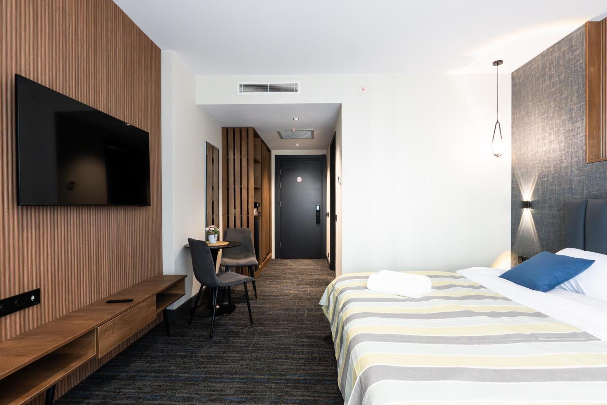 Nova Luxe Hotel & Residences バトゥーミ エクステリア 写真