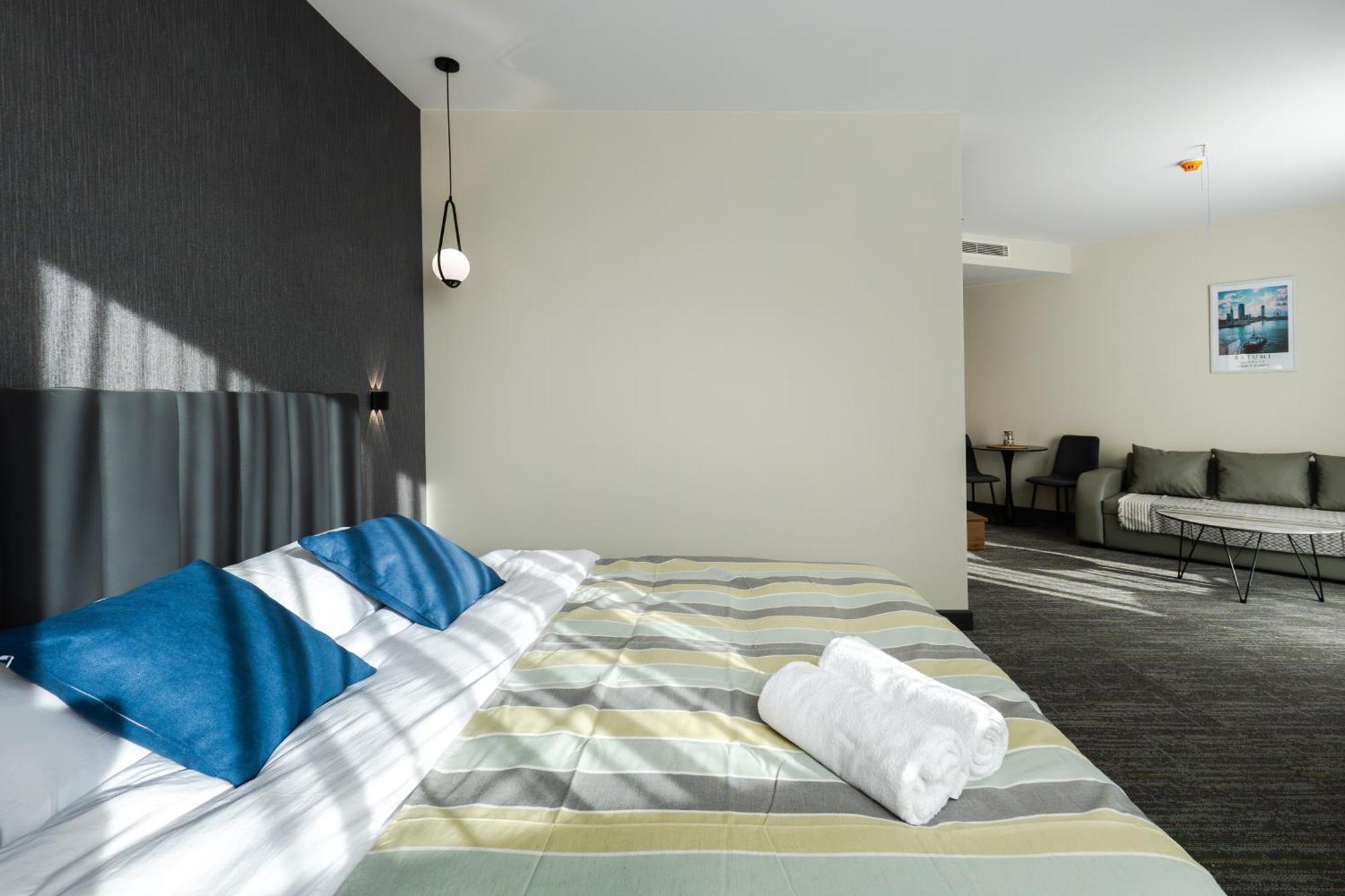 Nova Luxe Hotel & Residences バトゥーミ エクステリア 写真