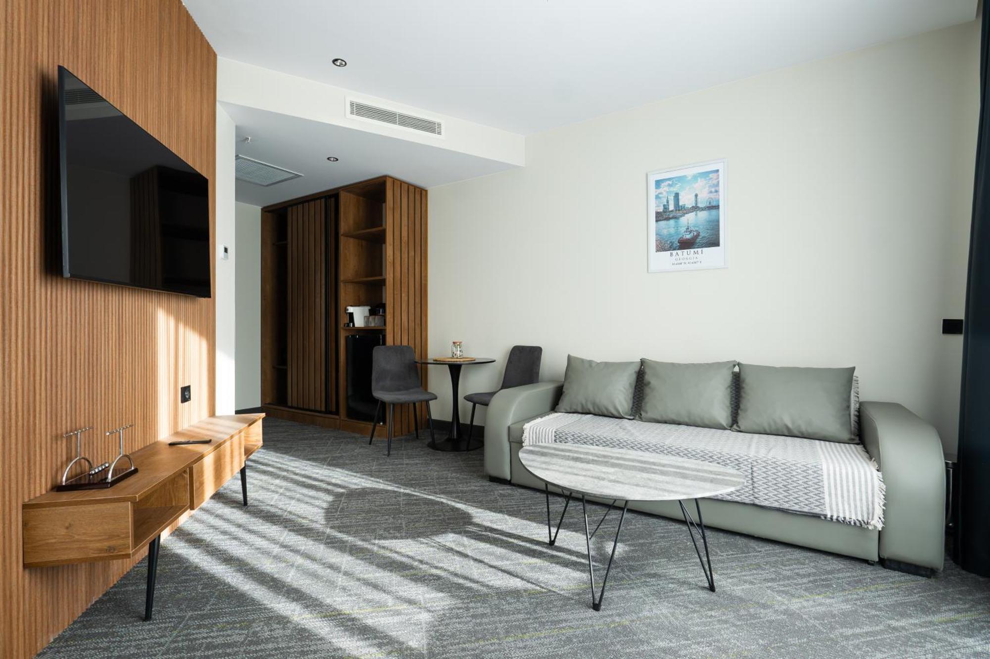 Nova Luxe Hotel & Residences バトゥーミ エクステリア 写真