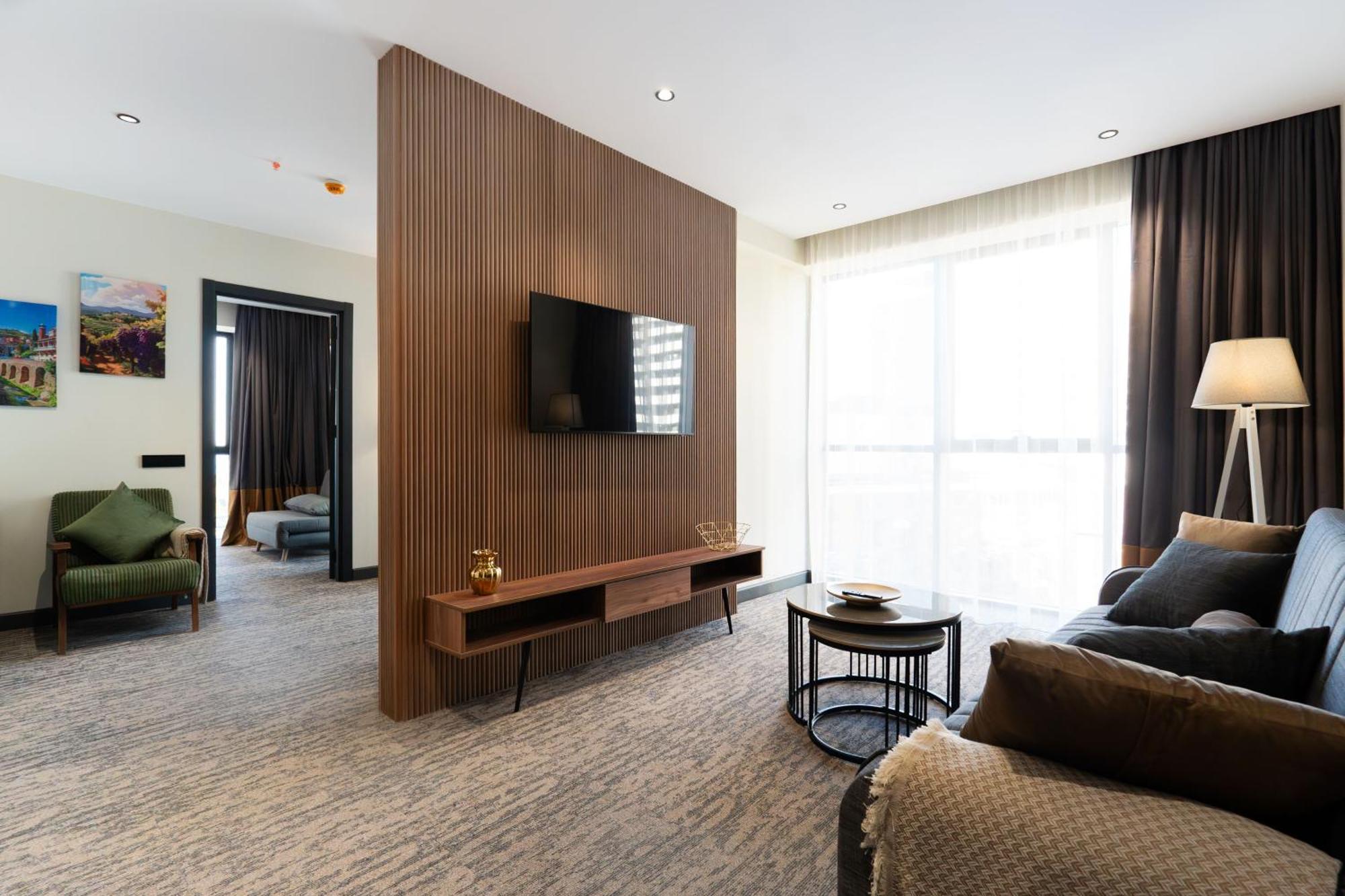 Nova Luxe Hotel & Residences バトゥーミ エクステリア 写真